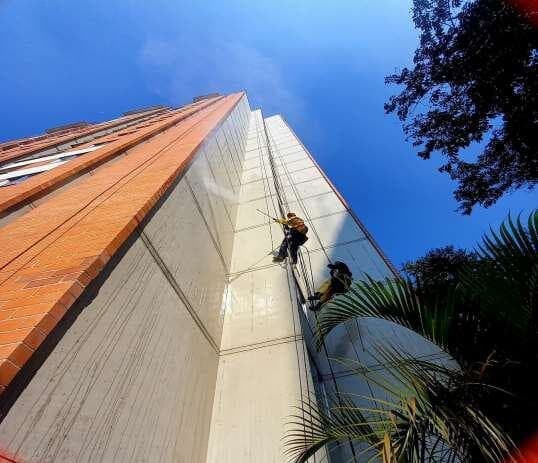 TRABAJOS EN FACHADAS